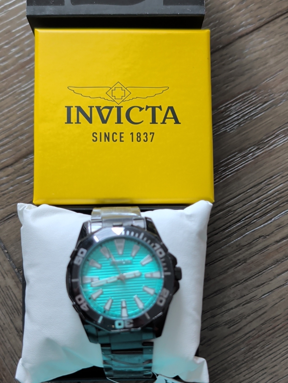 Invicta Pro Diver Meridian 46mm quartz watch Turquoise Dial